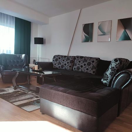 Antoni Apartment Skopje Buitenkant foto