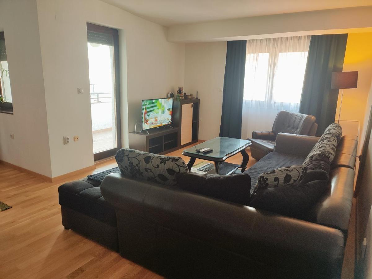 Antoni Apartment Skopje Buitenkant foto