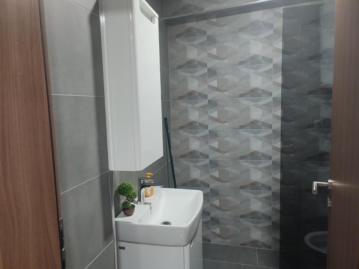 Antoni Apartment Skopje Buitenkant foto